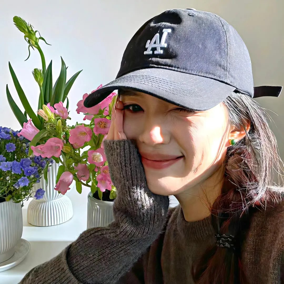 跳舞的红色公交